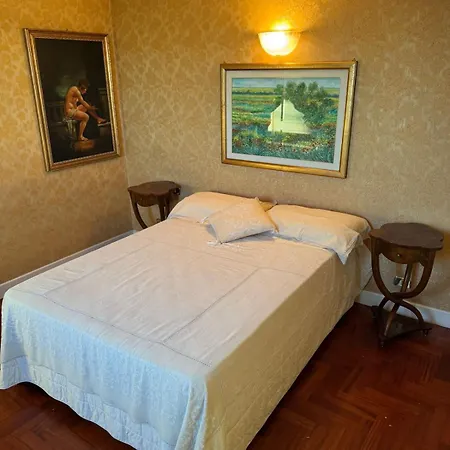 Terrace Of The Aureli * Roma